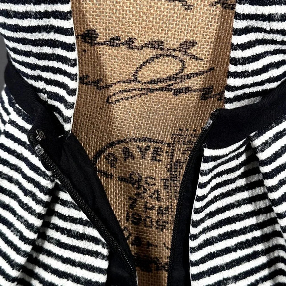 BCBGMaxazria Dress Women 2 Black White Striped Piper Sleeveless Zip Peplum Party - Picture 5 of 13